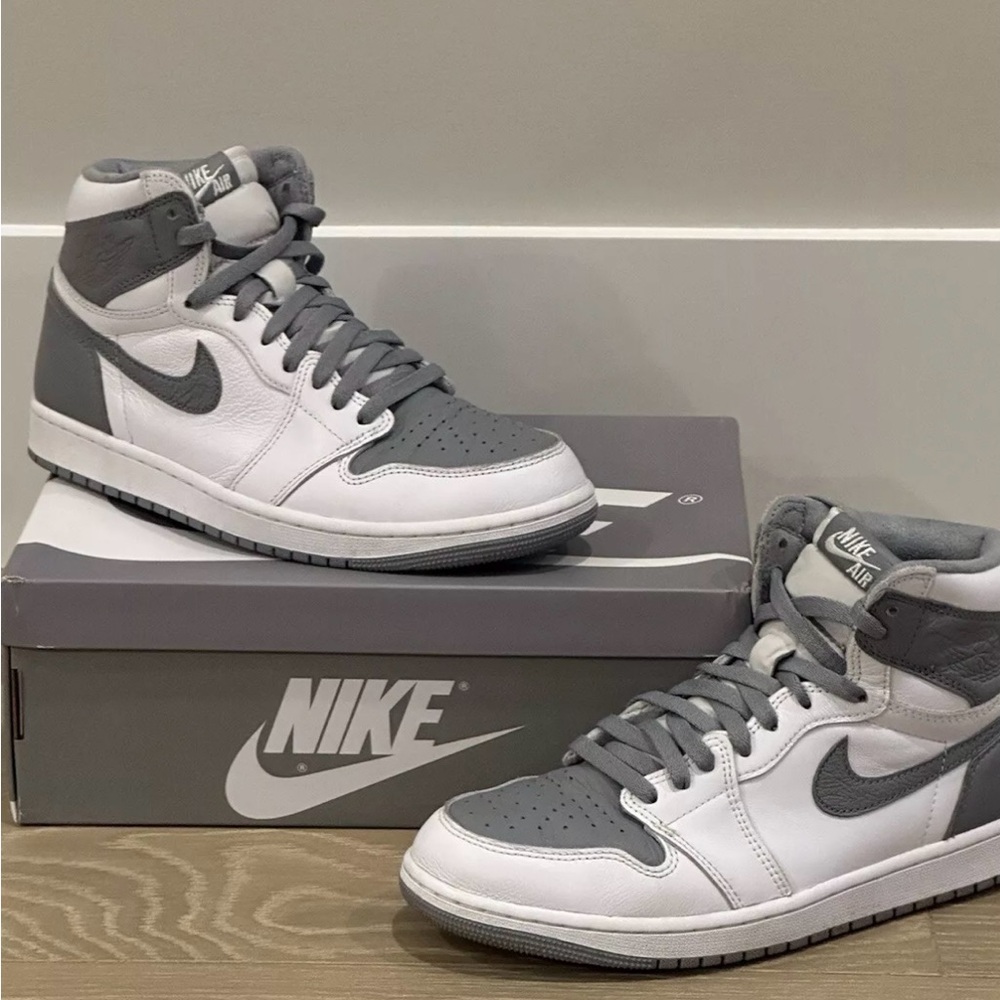 Nike Air Jordan Retro 1 High OG Stealth White Grey Men's Size 9.5 box included